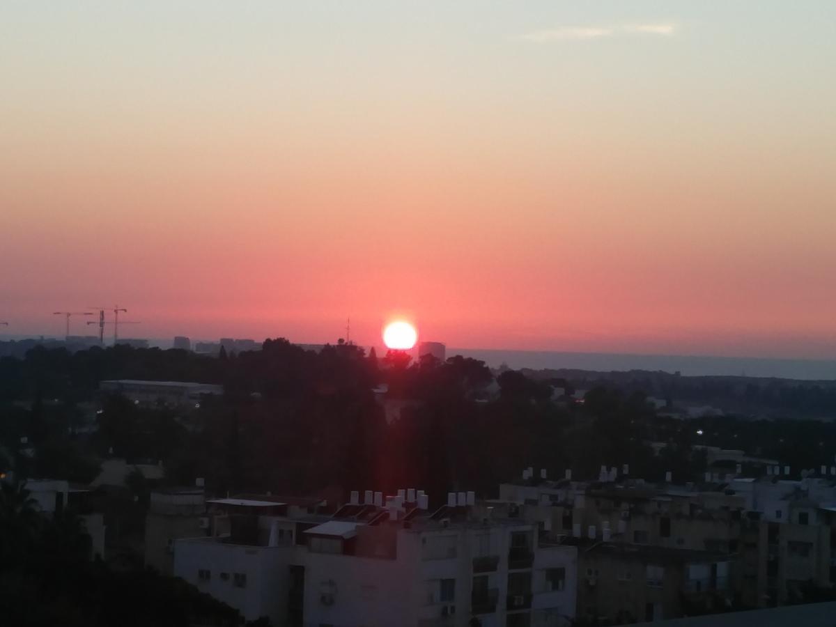 Herzelia Rooftop Special 2 Room Apartment Exterior photo
