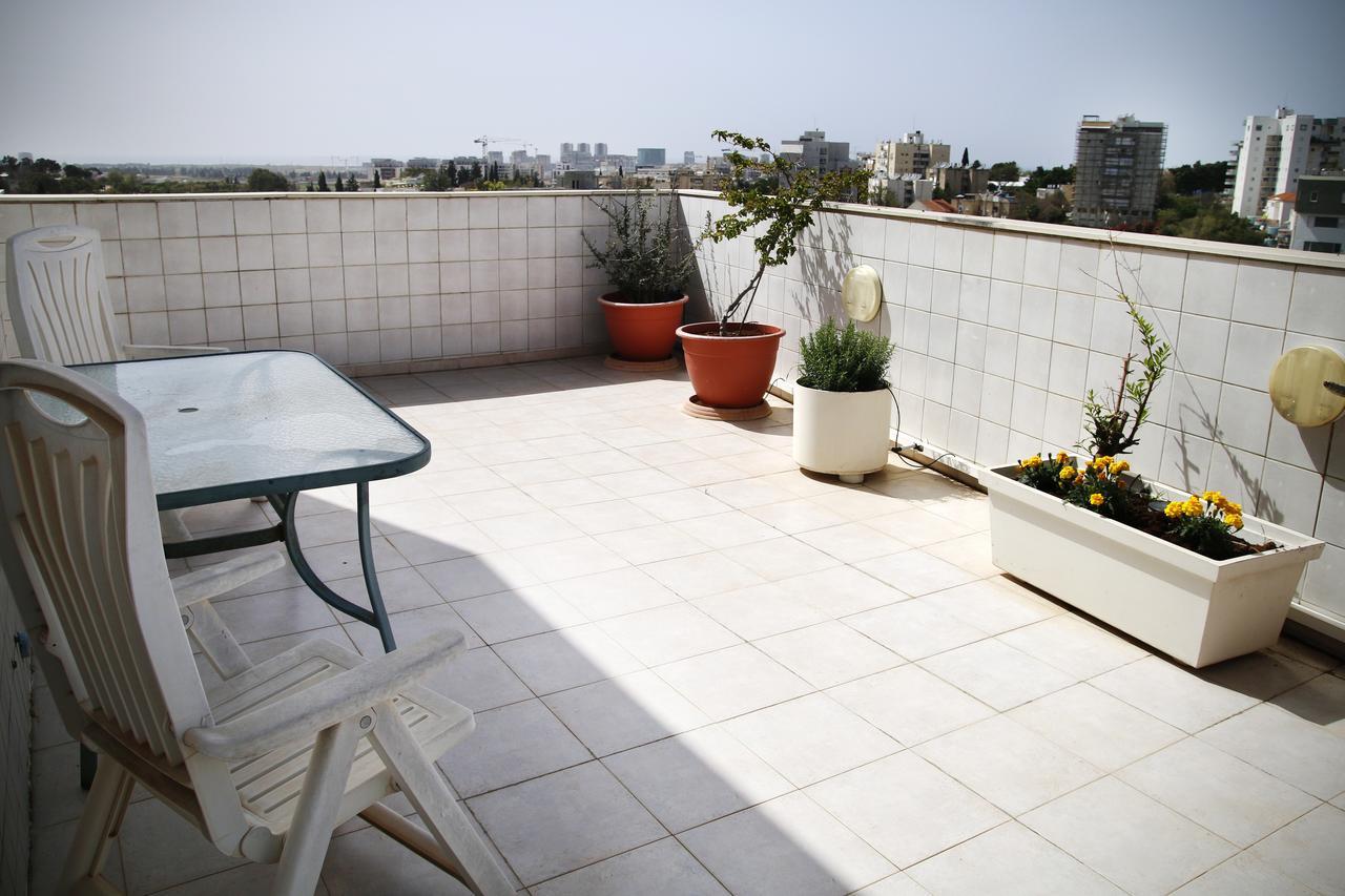 Herzelia Rooftop Special 2 Room Apartment Exterior photo