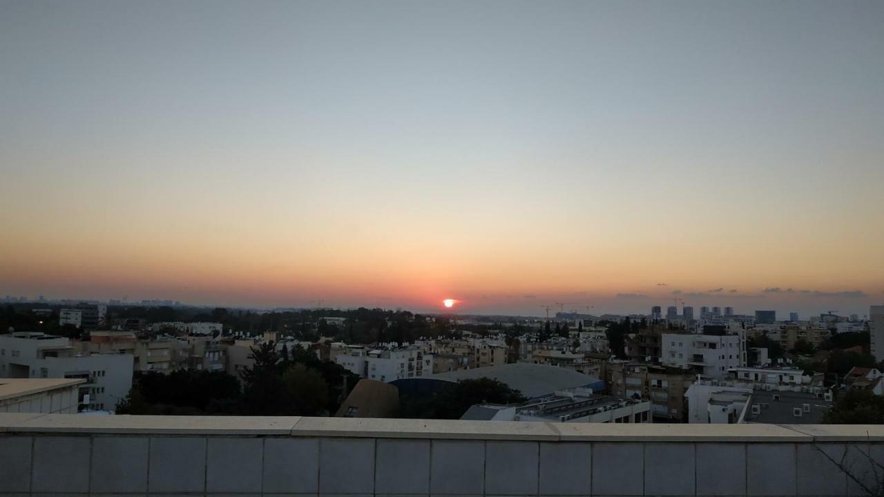 Herzelia Rooftop Special 2 Room Apartment Exterior photo